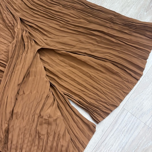 VINCE Crinkle Pleated Pull On Skirt - Picture 6 of 9